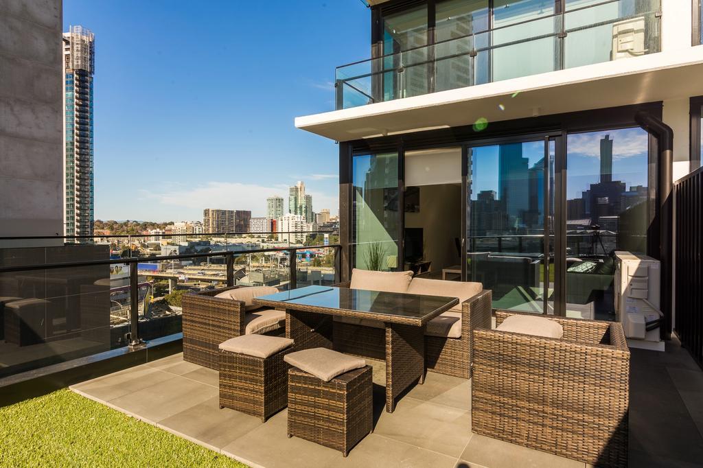 Mj Shortstay Apartments - Platinum Tower Melbourne Bagian luar foto